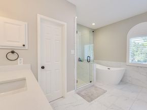 704 Deckhouse DR, Lago Vista TX 78645