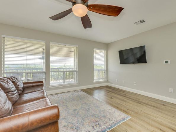 704 Deckhouse DR, Lago Vista TX 78645