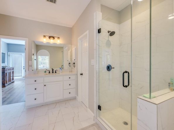 704 Deckhouse DR, Lago Vista TX 78645