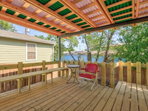 1187 Coleto ST, Austin TX 78702