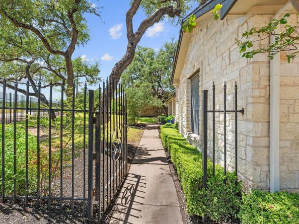 5002 Weletka DR, Austin TX 78734