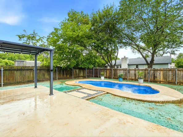1316 Green Terrace DR, Round Rock TX 78664