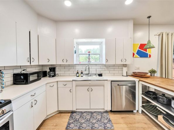 1901 E 10th ST, Austin TX 78702