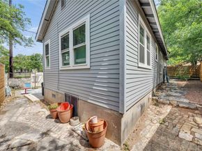 1901 E 10th ST, Austin TX 78702