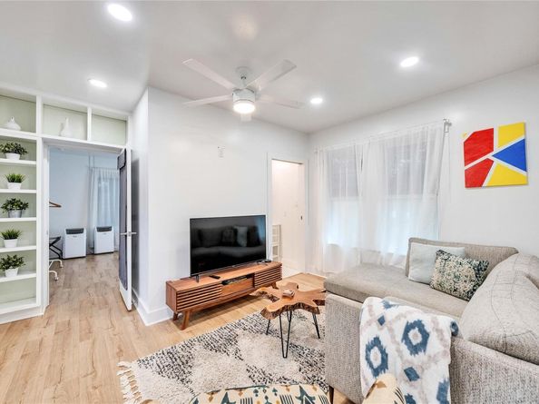 1901 E 10th ST, Austin TX 78702