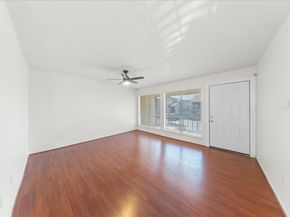 6910 Hart LN 110, Austin TX 78731