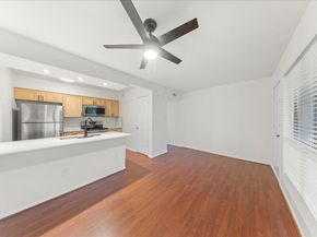 6910 Hart LN 110, Austin TX 78731