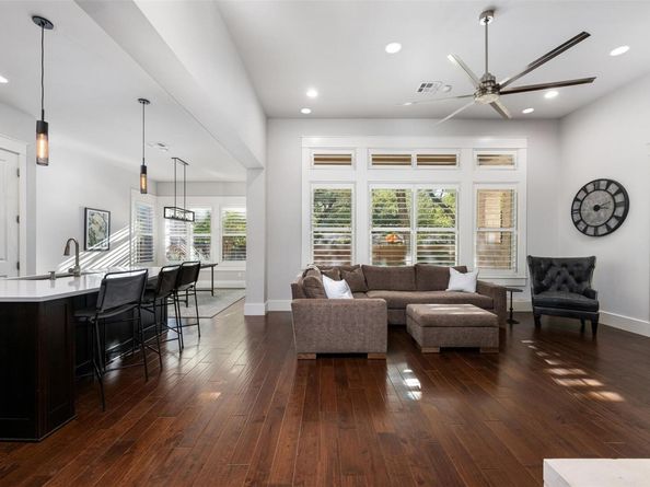 6009 Woodcrest DR, Austin TX 78759