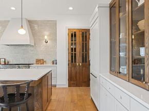 7308 Admirals Park Dr, Jonestown TX 78645