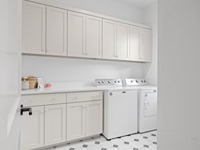 7308 Admirals Park Dr, Jonestown TX 78645