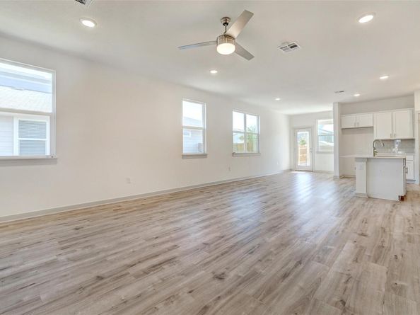 7421 Peggie Nell DR, Austin TX 78724