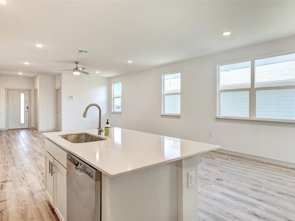 7421 Peggie Nell DR, Austin TX 78724