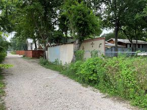81 Chalmers Ave, Austin TX 78702