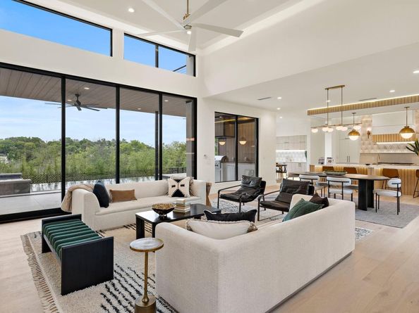 2401 Oakhaven CIR, Austin TX 78704
