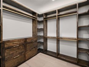 2401 Oakhaven CIR, Austin TX 78704