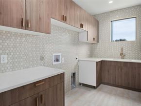 2401 Oakhaven CIR, Austin TX 78704