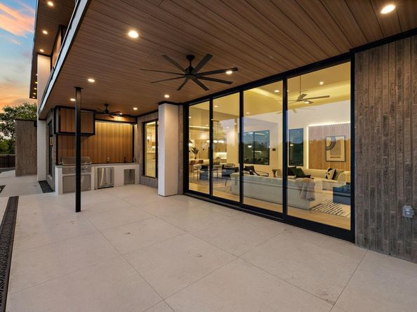 2401 Oakhaven CIR, Austin TX 78704