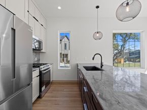 1736 Bunche RD B1, Austin TX 78721