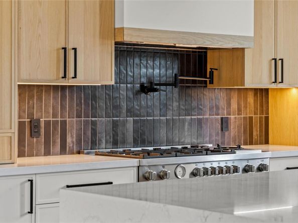 705 E 50th ST, Austin TX 78751