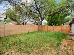 6807 Woodhue DR A, Austin TX 78745