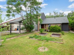 6807 Woodhue DR A, Austin TX 78745