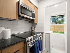6807 Woodhue DR A, Austin TX 78745