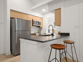 6807 Woodhue DR A, Austin TX 78745