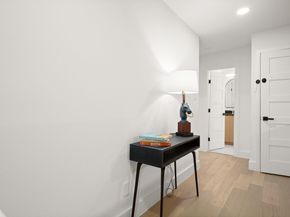 6807 Woodhue DR A, Austin TX 78745