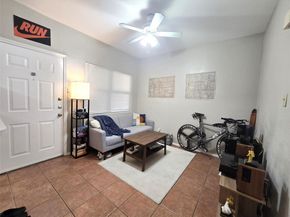 706 W 22nd ST 307, Austin TX 78705