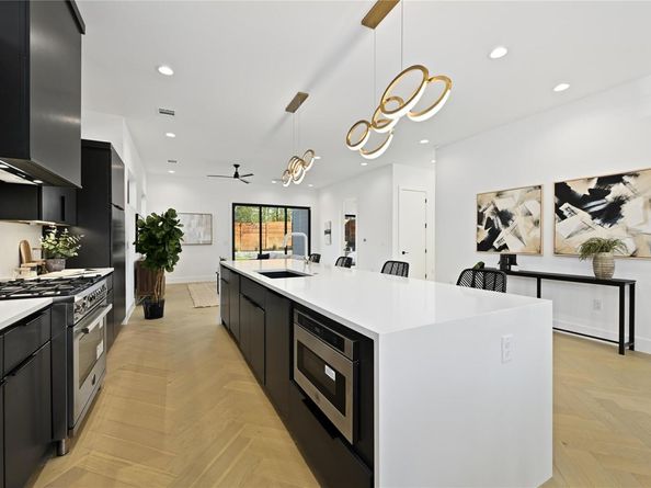 1411 Clifford DR, Austin TX 78702