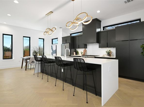 1411 Clifford DR, Austin TX 78702