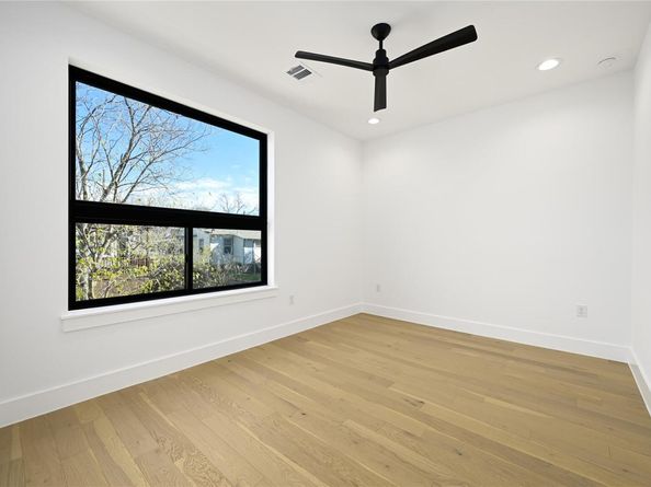 1411 Clifford DR, Austin TX 78702