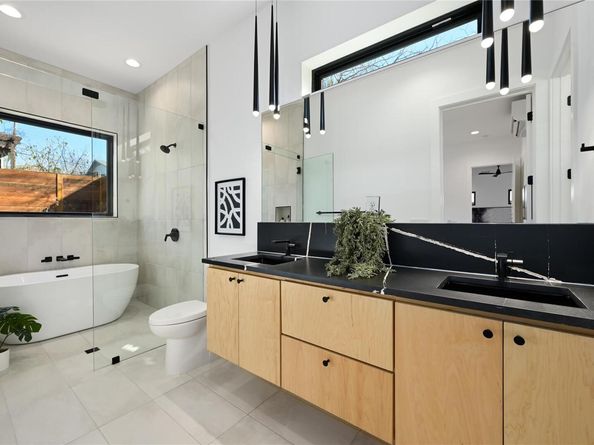 1411 Clifford DR, Austin TX 78702