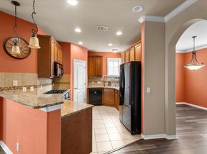 13904 Ashton Woods CIR 24, Austin TX 78727