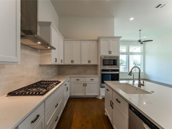 152 Limestone DR, Georgetown TX 78628