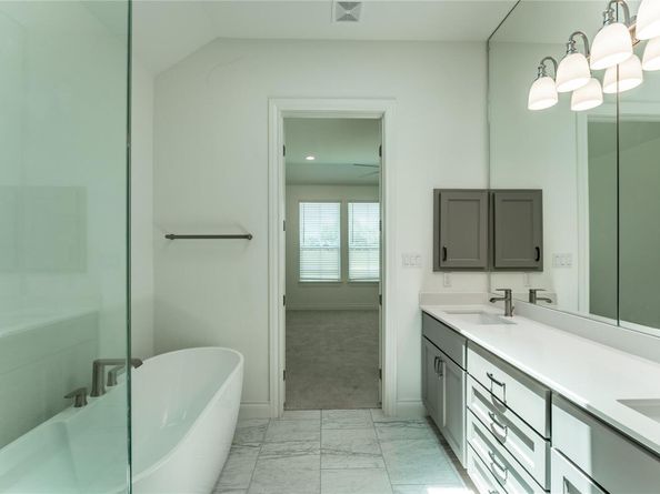 152 Limestone DR, Georgetown TX 78628