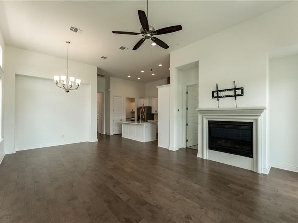 152 Limestone DR, Georgetown TX 78628