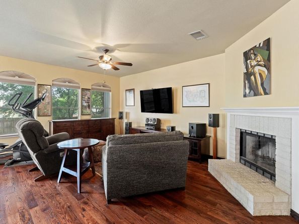 2114 Desco DR, Austin TX 78748