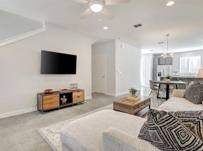 801 N Bluff DR 32, Austin TX 78745