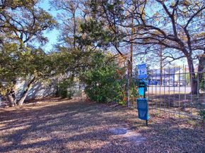 1514 Parker LN 107, Austin TX 78741
