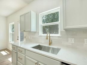 1006 E 3rd ST, Georgetown TX 78626