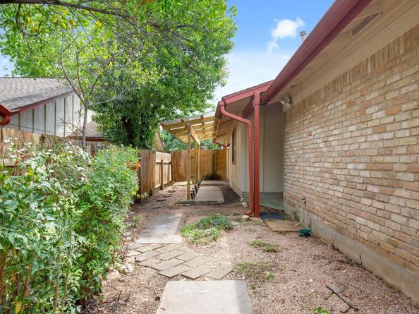 9001 Parkfield DR B, Austin TX 78758