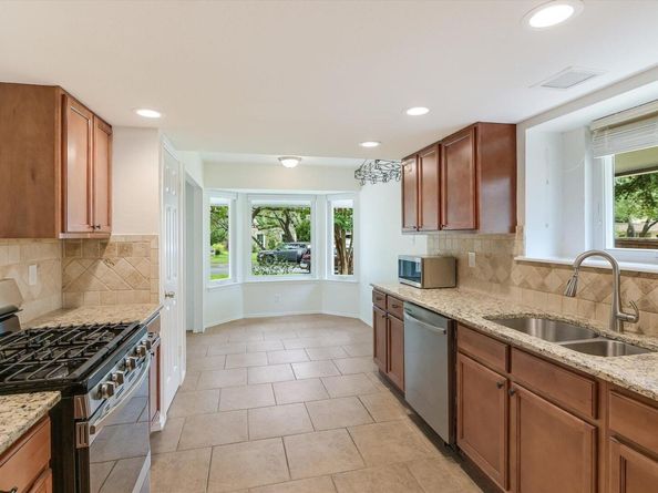 9105 Hazelhurst DR, Austin TX 78729