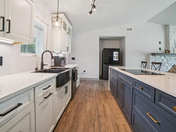 9600 Claxton DR, Austin TX 78736