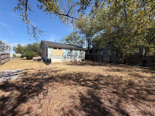 5001 Lott Ave, Austin TX 78721