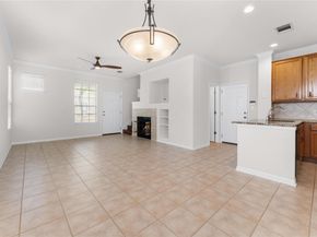 8518 Cahill DR 13, Austin TX 78729