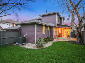 2206 Schriber ST B, Austin TX 78704