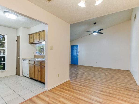 11948 Sunhillow BND A & B, Austin TX 78758