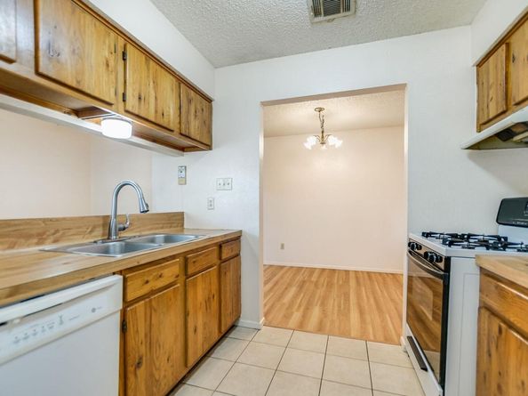 11948 Sunhillow BND A & B, Austin TX 78758