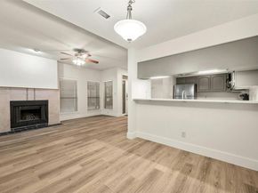 1910 Robbins PL 105, Austin TX 78705